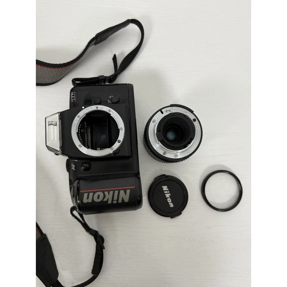NIKON N5005 35mm SLR FILM CAMERA with AF‎ Nikkor 35-70mm f3.3-4.5 Lens Cap Strap
